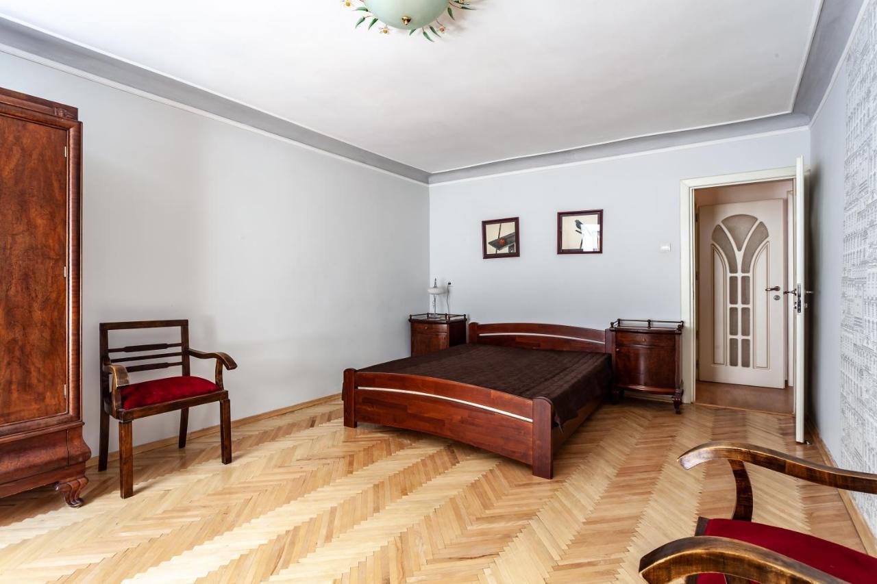 Four Bedrooms Apartment In The Heart Of ลวีฟ ภายนอก รูปภาพ