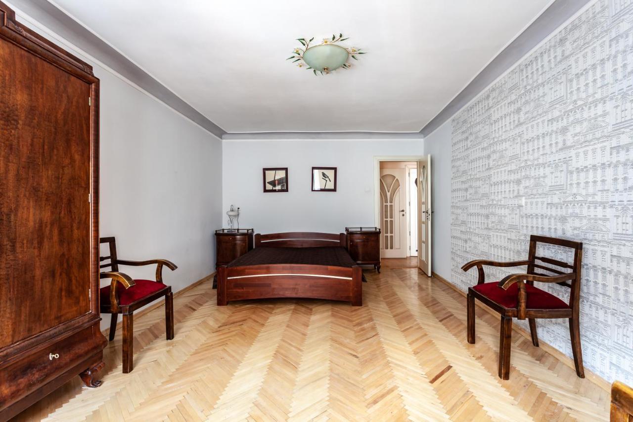 Four Bedrooms Apartment In The Heart Of ลวีฟ ภายนอก รูปภาพ